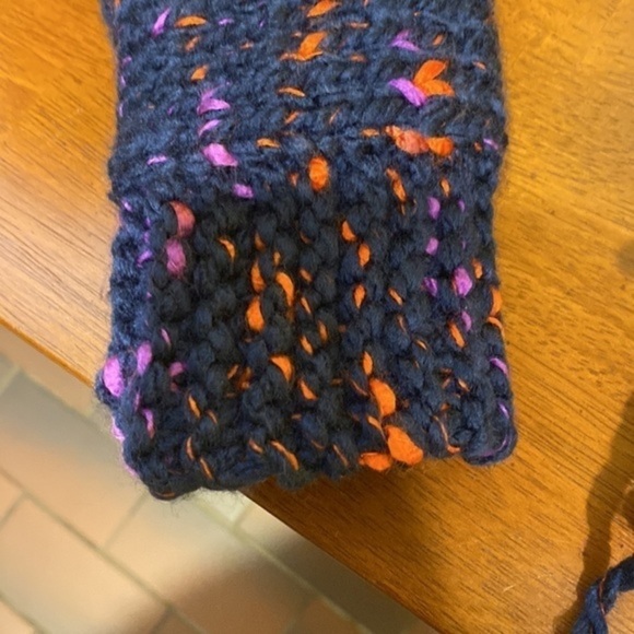 Hand crafted bulky multi colored knit fingerless gloves - Picture 8 of 9
